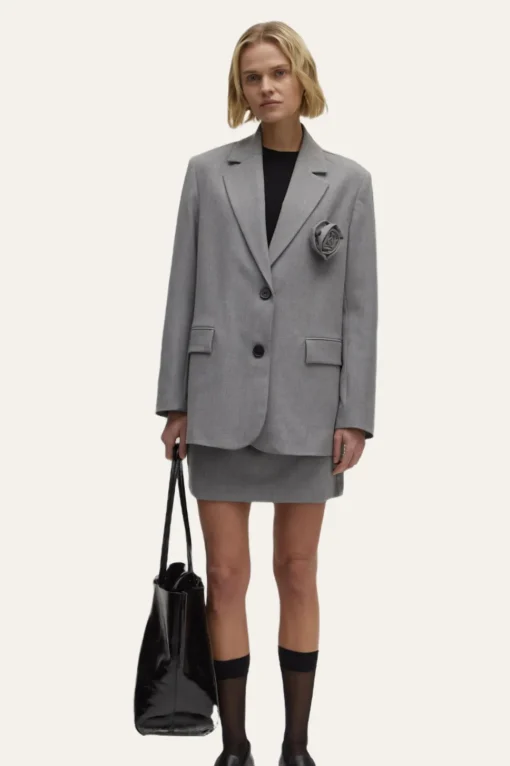 Edited "Kainoa" Blazer mit Brosche