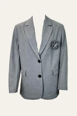 Edited "Kainoa" Blazer mit Brosche