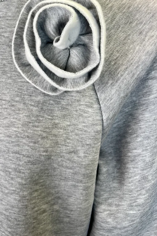 Edited "Xezal" Sweater - mit Brosche