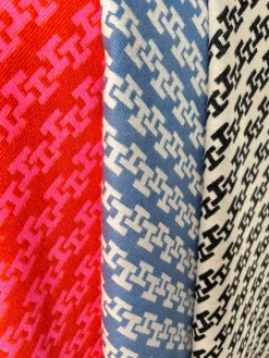 Gemusterter Strickschal 