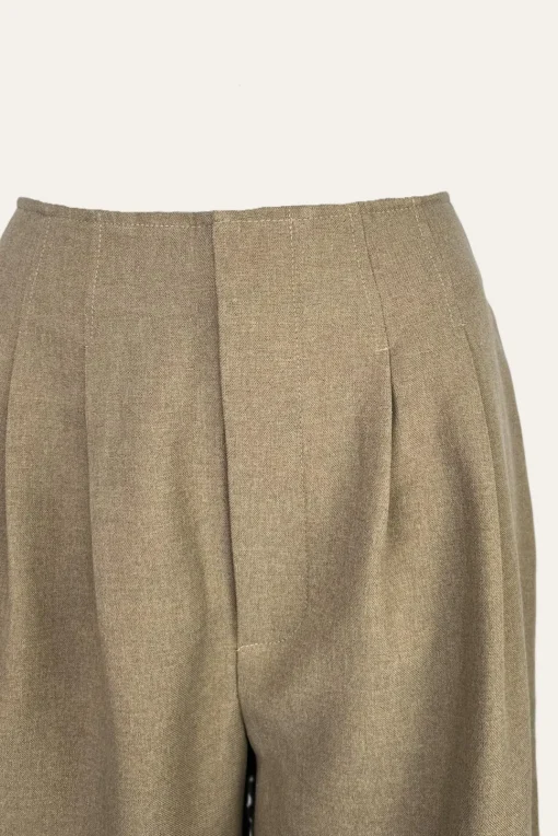 My Essential Wardrobe - High Shorts - Dion