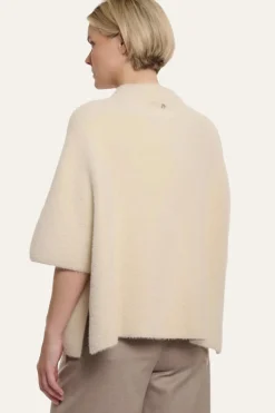 Rino & Pelle "Isra" Cape