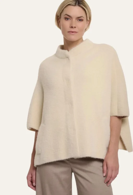 Rino & Pelle "Isra" Cape